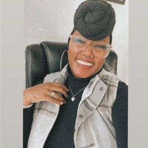 Meet your Posher, Jasmine